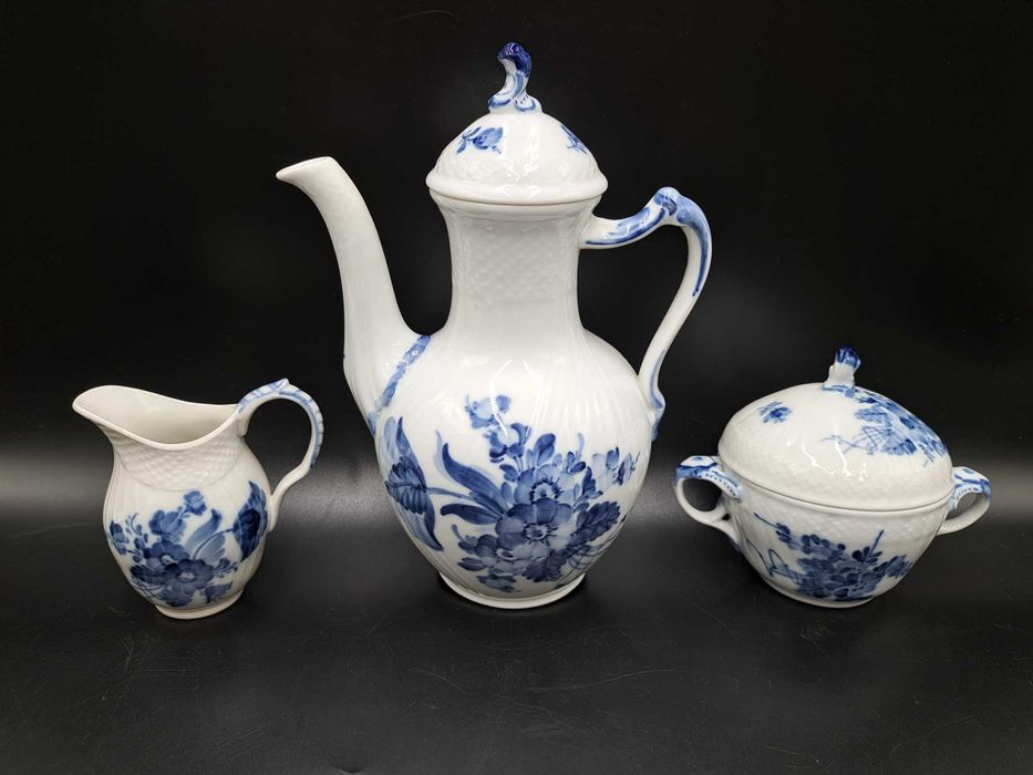 Serwis Royal Copenhagen Blue Flower Braided, reliefy, Bla Blomst Flettet