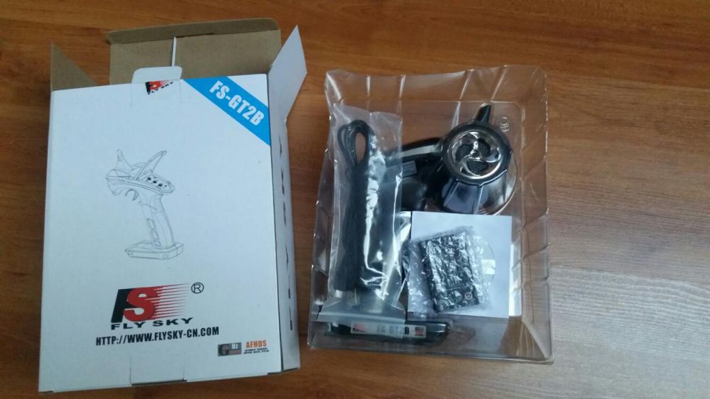 Comando emissor receptor RC FlySky FS GT2B 2.4GHz 3 canais a bateria
