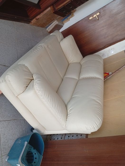 Sofá branco 3 lugares