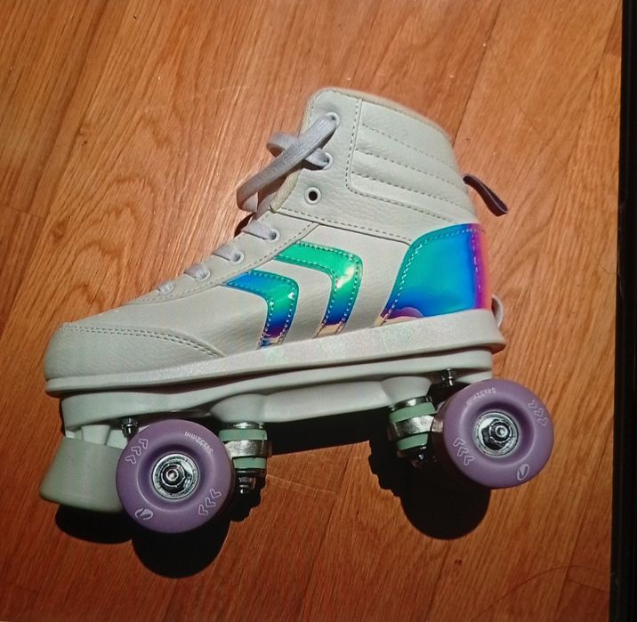 Patins 4 rodas novos
