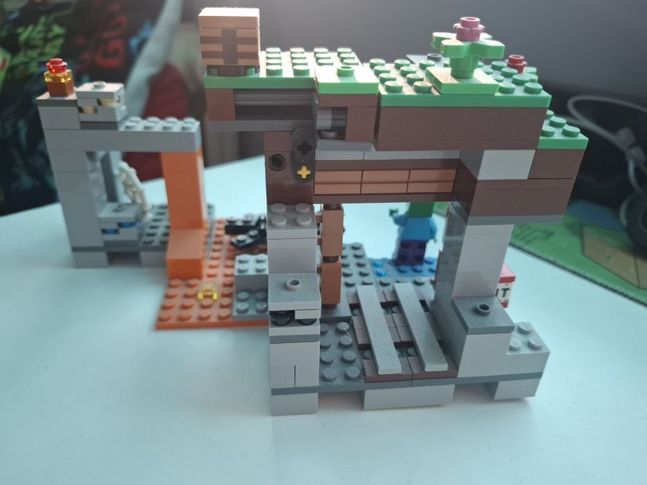 Lego Minecraft 21166