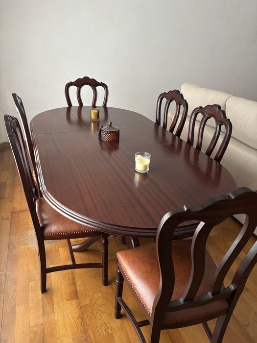 Mesa de jantar extensível em madeira + 6 cadeiras – conjunto clássico elegante