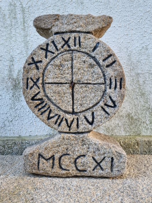 Relógio de SOL Romano em pedra - granito