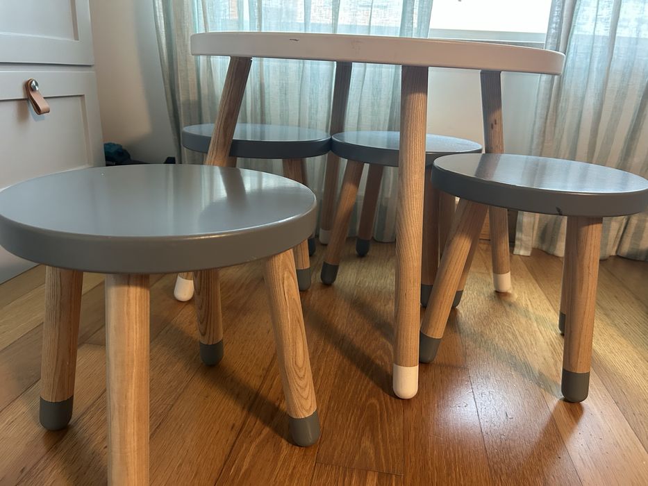 Mesa e bancos crianca Flexa