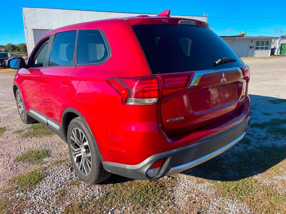 Mitsubishi Outlander      2018
