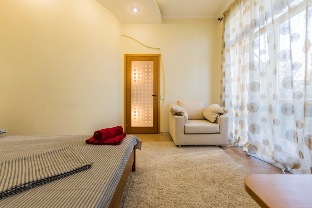 Комфортабельная 3-комнатная квартира в центре на улице Крещатик, 25