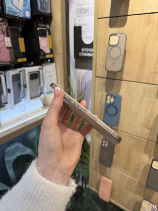 iPhone 16 Pro 256GB Desert