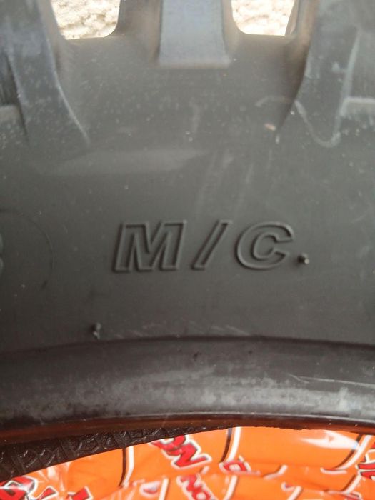 Мото шина 120/100-18 (G-Lion) красная полоска жесткая