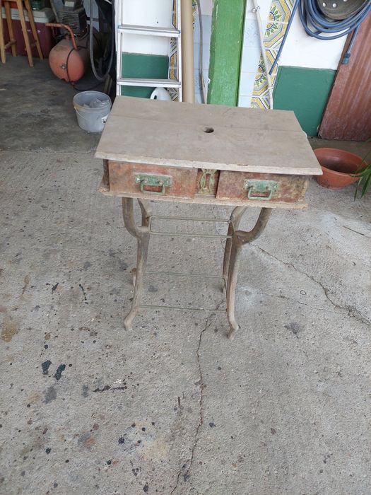 Lisboa - Mesa de barbeiro