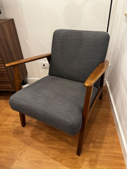 Poltrona IKEA EKENÄSET cinzenta