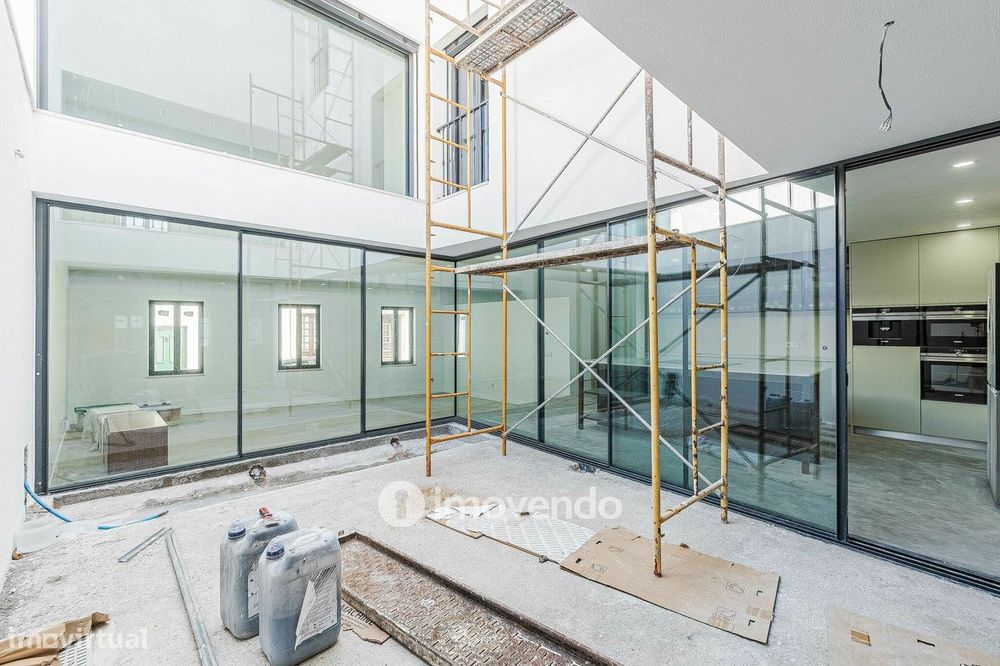 Moradia T2+2 moderna e premium, com garagem, em Alcochete