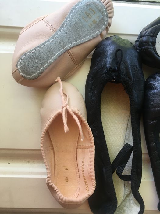 Балетки кож,черные -ст.17,5см,розовые(15.5см,1).Чешки-22см, 19см.