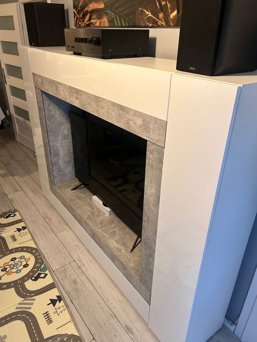 Meblościanka, window