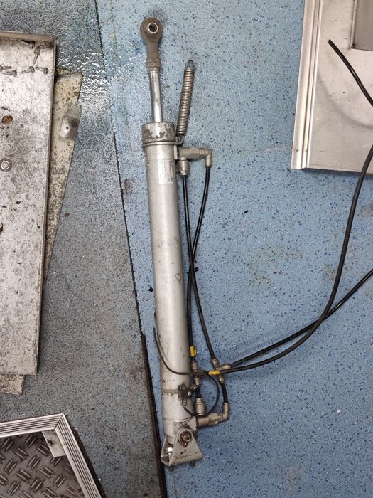 Siłownik pneumatyczny rexroth fi 40 hub 320