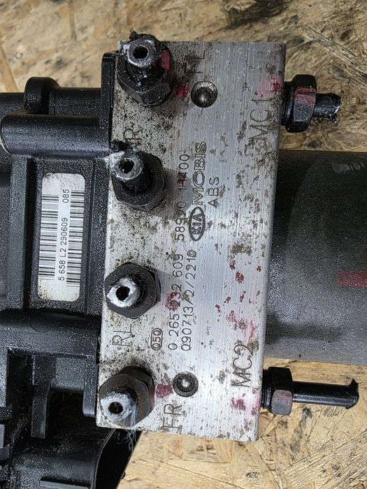 Pompa sterownik Abs Esp Kia Ceed 1 I 1.4 10r  sprawna