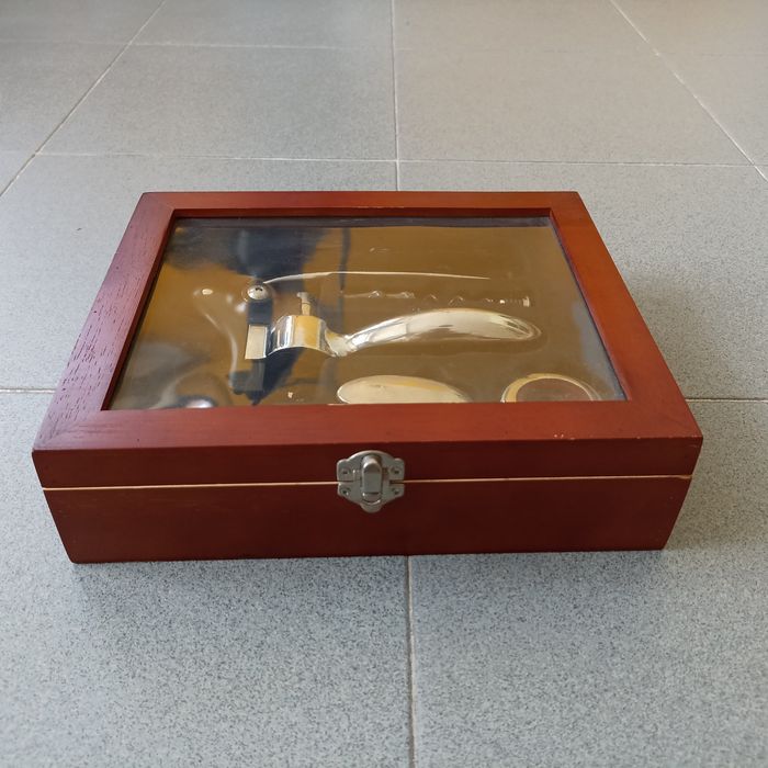 Kit acessórios para Vinho em caixa de madeira