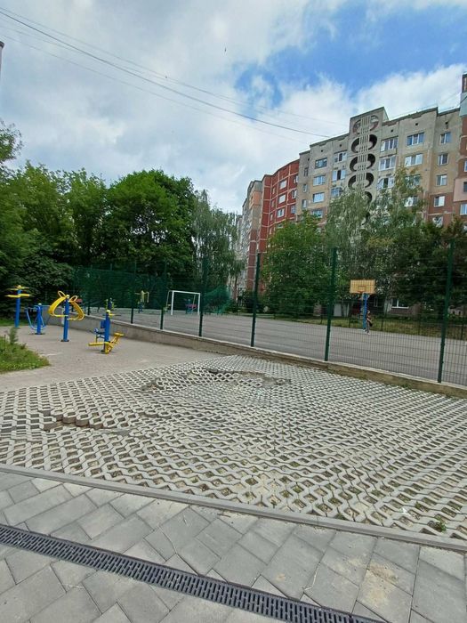 Продам 3 - кімнатну квартиру. Р-н. Північний. Вул. Р. Шухевича. 3 - поверх. Чудовий варіант!
