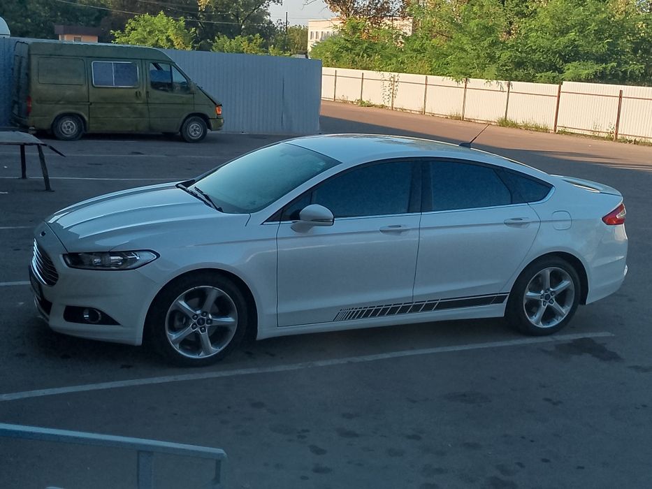продам форд фьюжн сша