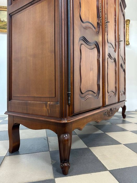 Шафа дерево шкаф