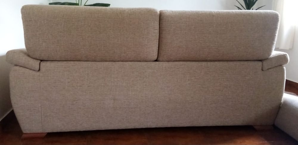 Urgente Sofá bege, oferta de uma experiência odisseias para duas pesso