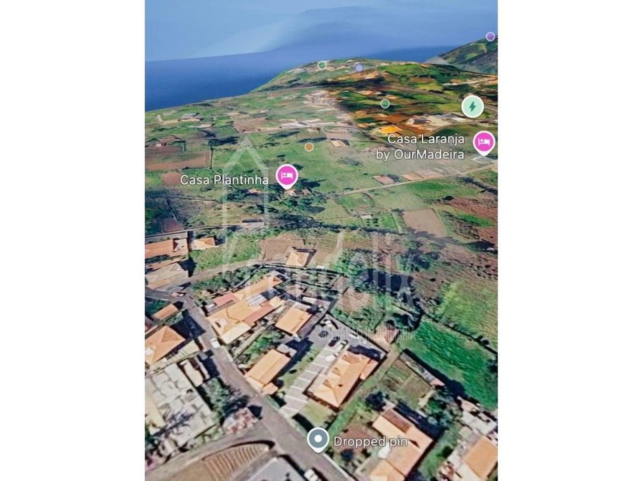 Propriedade madeirense com ruínas históricas em pedra e terreno - P...