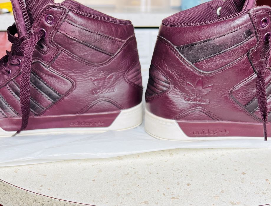 Продам кроссовки Adidas оригинальные.