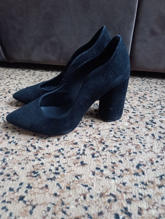 Натуральні замшеві туфлі