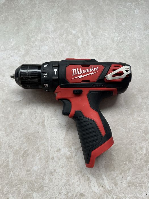 Wiertarko-wkrętarka udarowa Milwaukee M12 BPD 2023r.