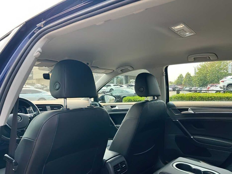 Volkswagen e-Golf SE      2019