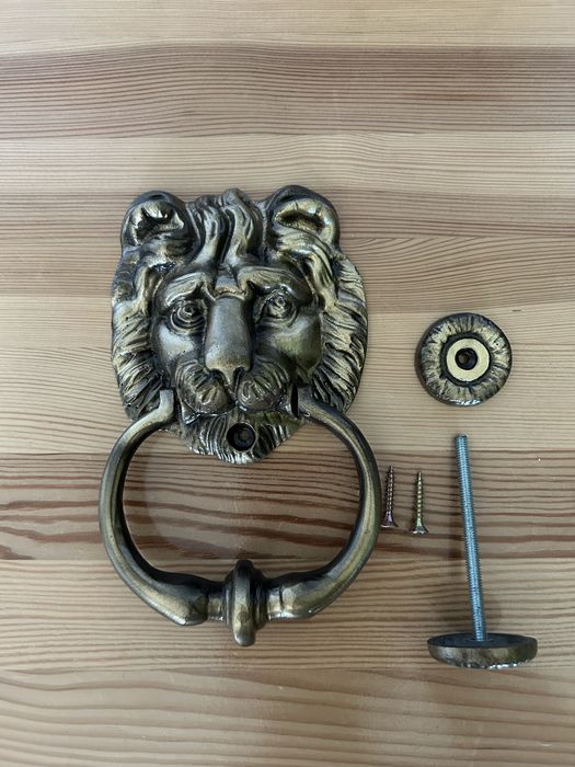 Kołatka do drzwi lew mosiężna