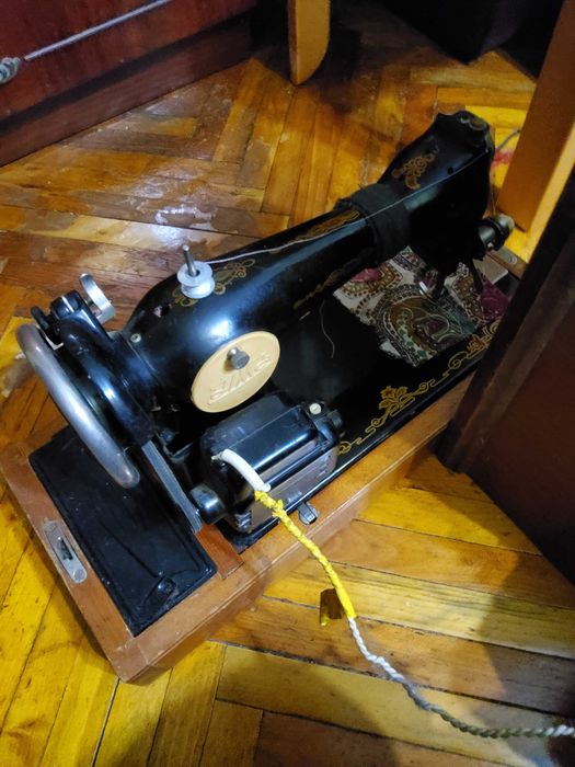 швейна машинка подолка