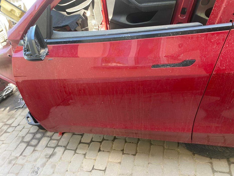 Tesla Model Y Juniper двері передні задні праві ліві рест дорест