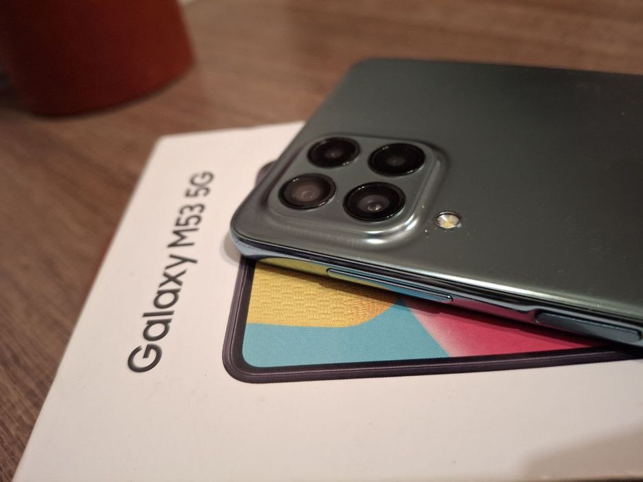 Самсунг М 53 6/128