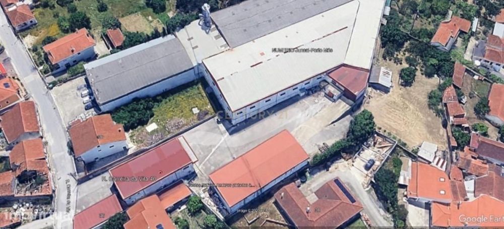 Arrenda-se Espaço Comercial de Grande Dimensão no Juncal