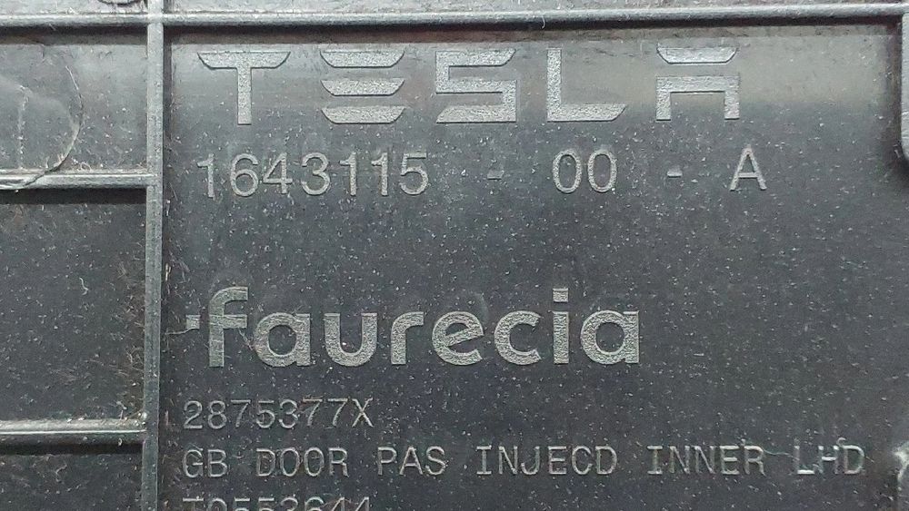 Porta luvas TESLA Model Y (5YJY)