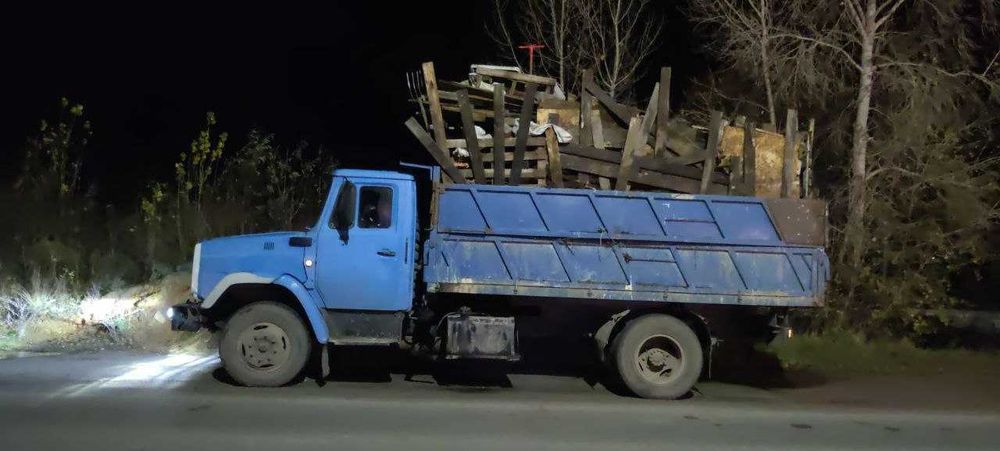 Вивіз будівельного строй сміття, мусора. Самосвал, камаз, зіл