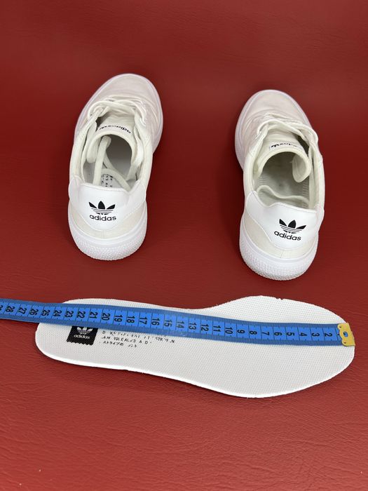 Кросівки 39.5р. Adidas 3MC (артикул B22705)