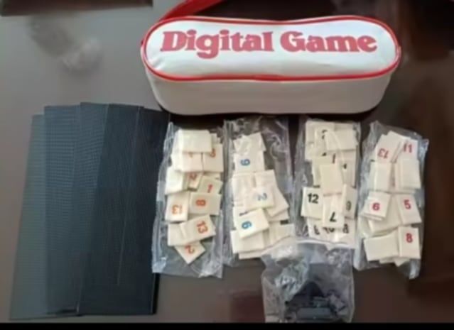 Jogo famíliar rummi, artigo novo