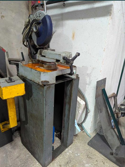 Vendo máquina corte de ferro e aparelho de soldar com garrafa gás incluida
