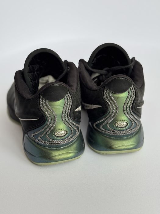 Баскетбольні кросівки Nike Lebron 21 FB2238-001