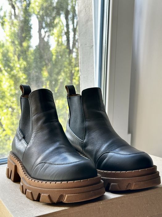 Жіночі черевики Barbilioni 37