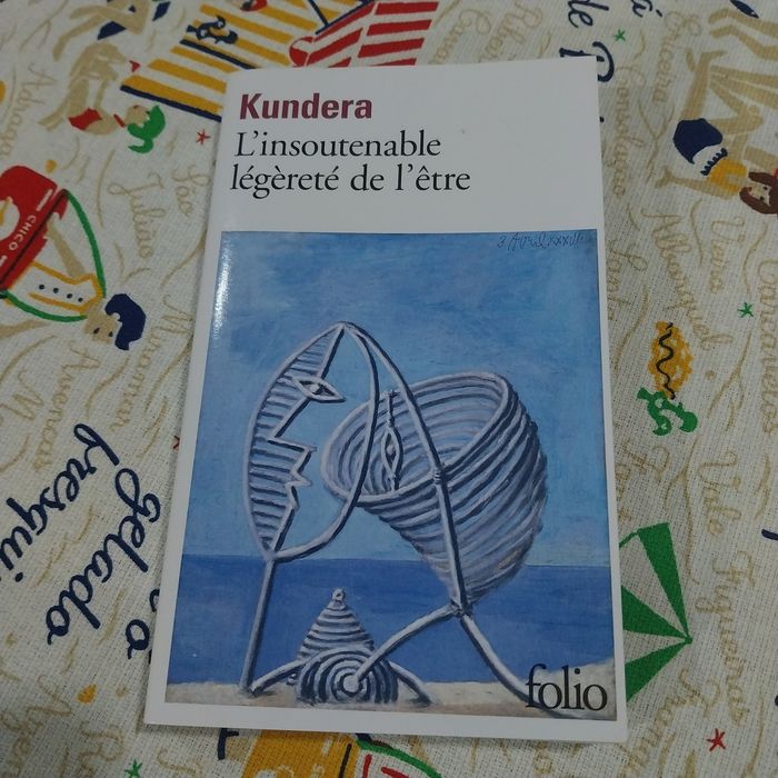 L'Insoutenable légèreté de l' être. Portes incluídos