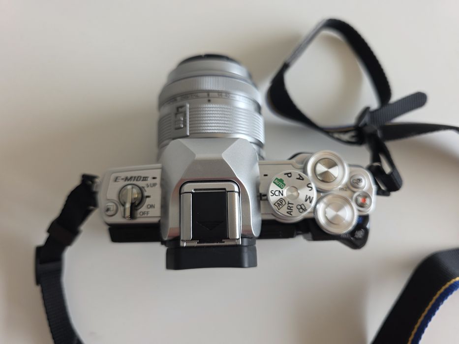 Olympus OM-D E-M10 Mark III