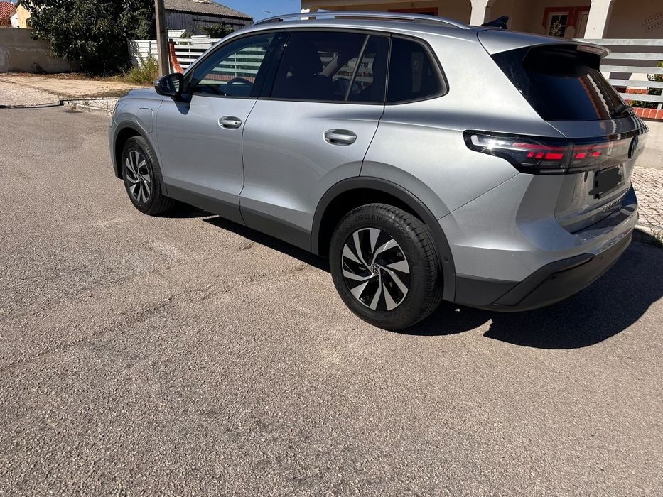 Volkswagen Tiguan eHybrid 204 cv (08/2024) – Como Novo | Garantia de Fábrica | O Melhor dos Dois Mundos — photo 4