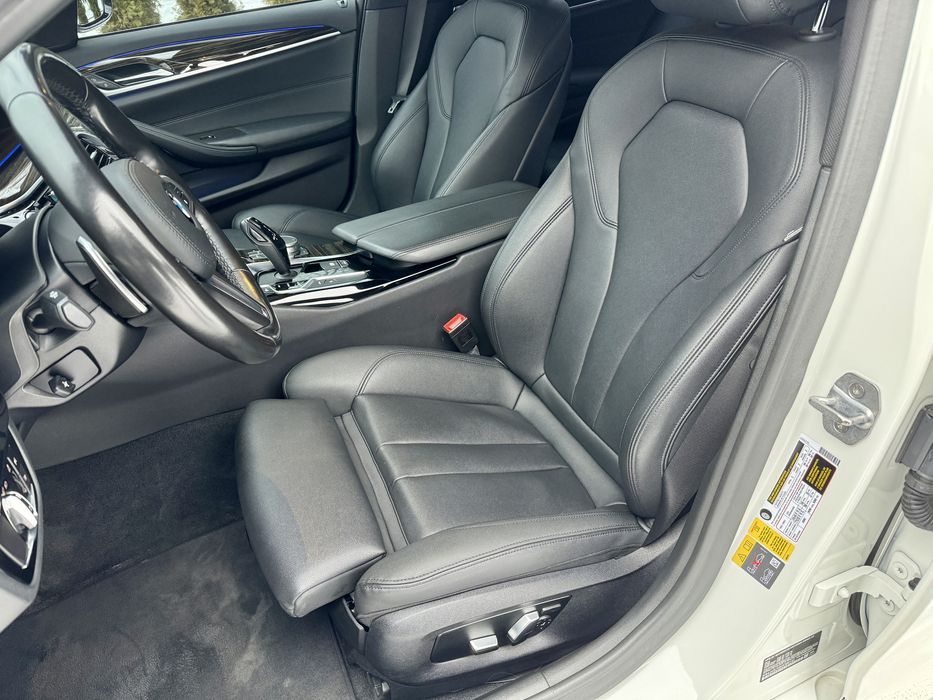 BMW 530E 2019 року