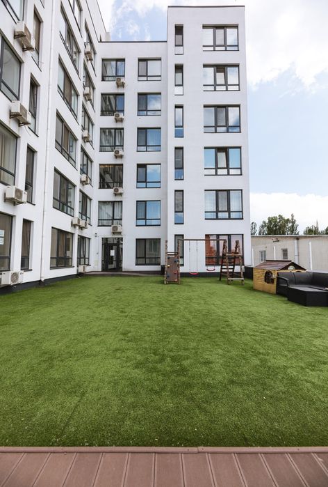 Квартира-студія в новому будинку. Ретровіль, Виговського, Виноградар