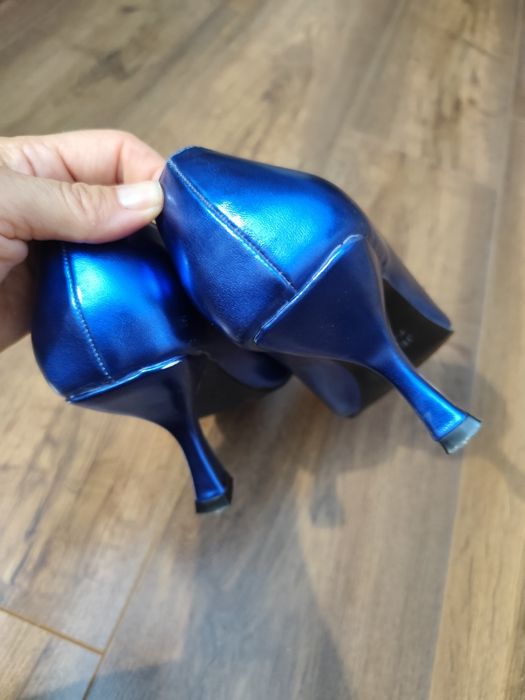 Buty na obcasie metaliczny kolor