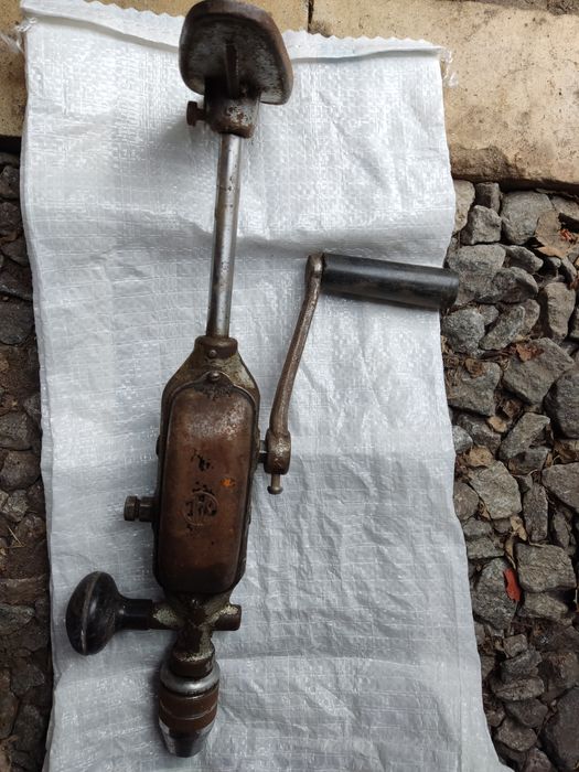 Дрель ручная .надёжная .