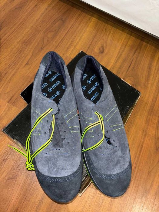 Sapato ROBUSTA com biqueira