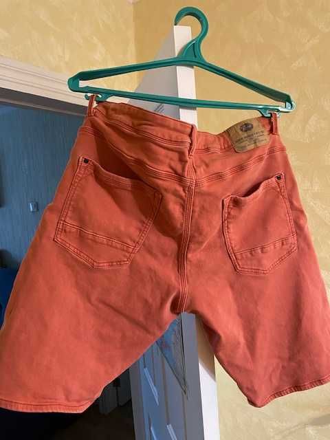 Джинсова куртка - XL, шорти - XL, 2XL.